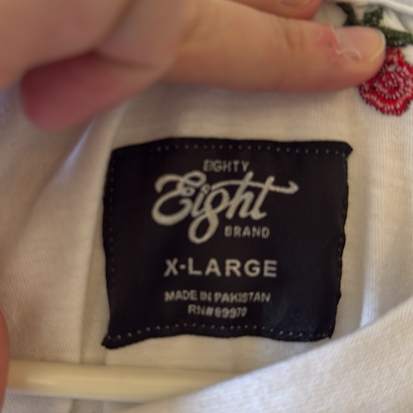 WHITE XL T-SHIRT WITH ROSES - Picture 2 of 4